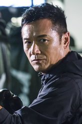 苗侨伟剧照