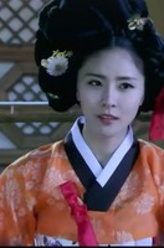 尹月（陈艺率 饰演）