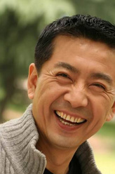 金俊（金仁俊）（朱翊饰演）