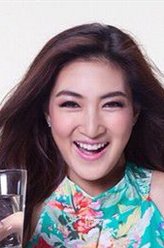 卡曼妮·耶美肯剧照