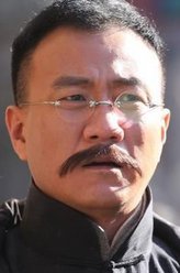 李大钊（胡军饰演）