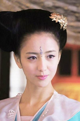 倾城（佟丽娅饰演）