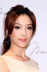 董砚美（蔡淑臻饰演）