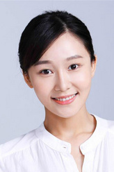 曾楠（胡睿饰演）