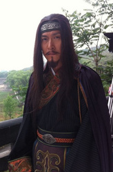 越王勾践（马德钟饰演）