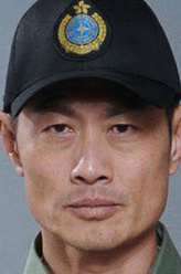 翁伟晋（黄德斌饰演）