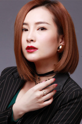 露娜（李蔓绮饰演）